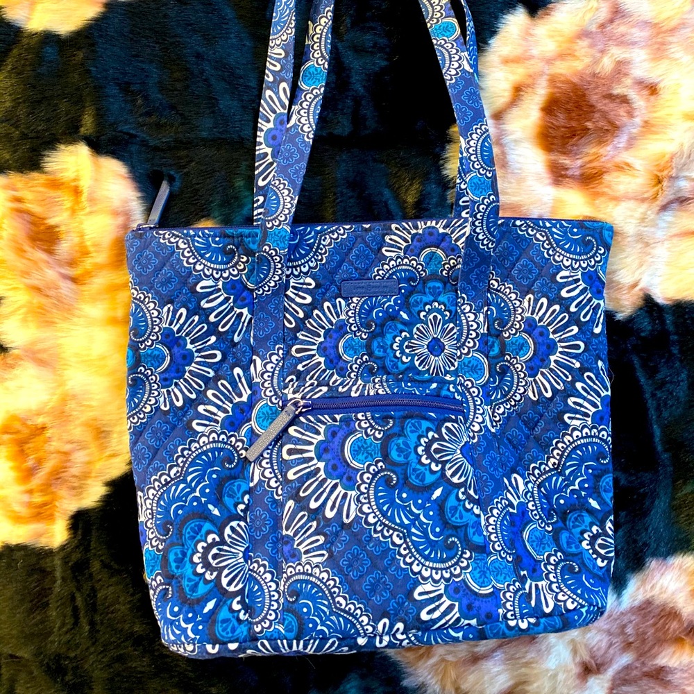 Vera Bradley zipper tote